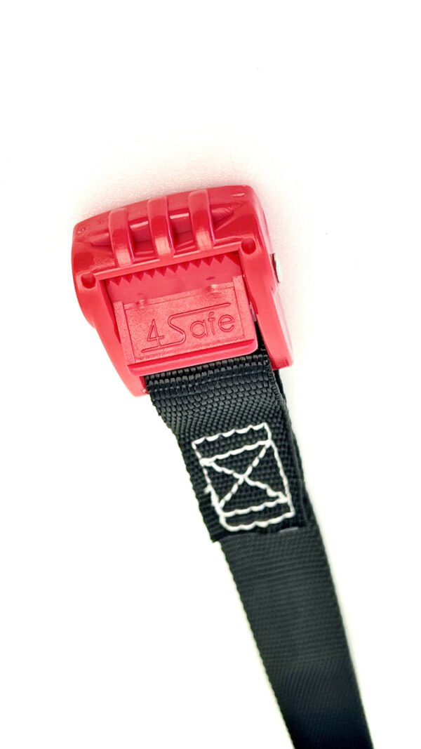 Durable endless cam buckle strap manufactured and supplied by a leading cargo tie-down manufacturer in Malaysia. Made from high-strength webbing with a secure cam buckle, ideal for bundling and securing cargo. Compliant with industry standards for reliability and safety.